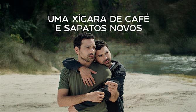 Uma Xícara de Café e Sapatos Novos