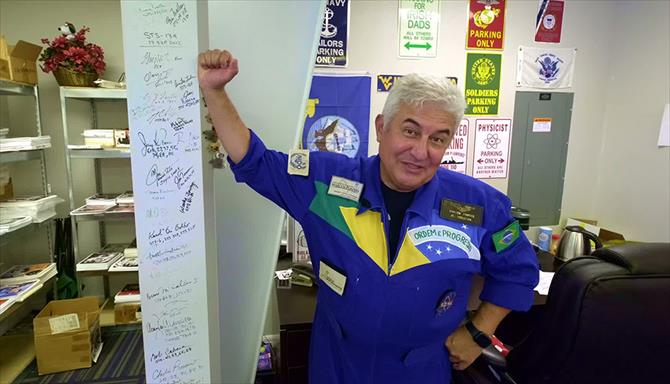 Cris Pelo Mundo - Viajar é Divertido - 8ª Temporada - Ep. 05 - Um Dia no Kennedy Space Center e Chegada ao Universal Orlando Resort